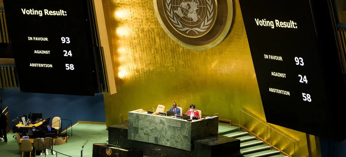 FN:s generalförsamling beslutar att stänga av Ryssland från rådet för mänskliga rättigheter